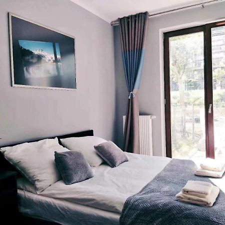 Near Airport Cybernetyki Inn Варшава Екстериор снимка