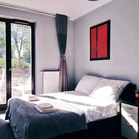 Near Airport Cybernetyki Inn Варшава Екстериор снимка