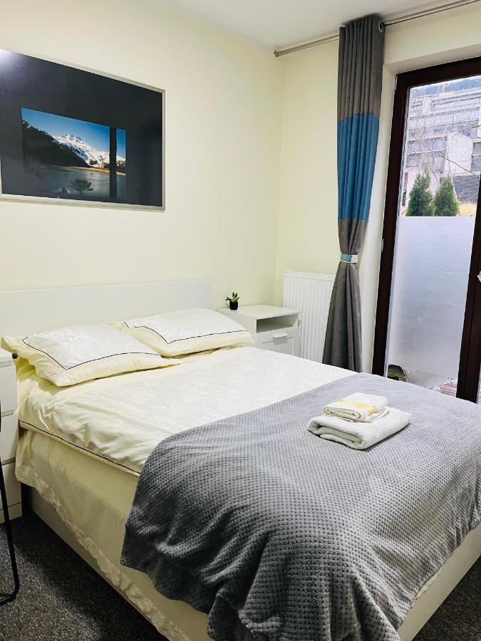 Near Airport Cybernetyki Inn Варшава Екстериор снимка